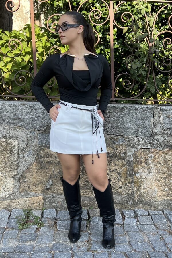 SAIA-CALÇÃO BRANCA COM CINTO