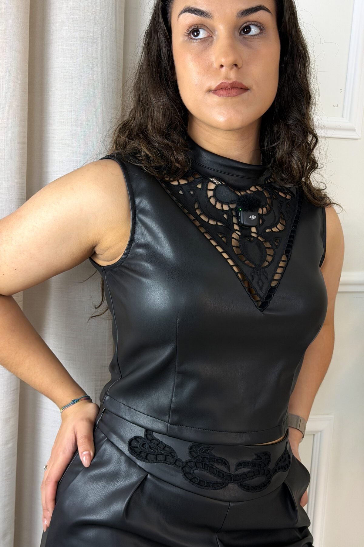 top-efeito-pele-com-renda-frente