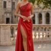 Vestido vermelho um ombro com brilho e racha lateral