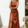 Vestido de cerimónia terracota um ombro