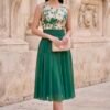 Vestido midi de cerimónia verde esmeralda com renda bordada