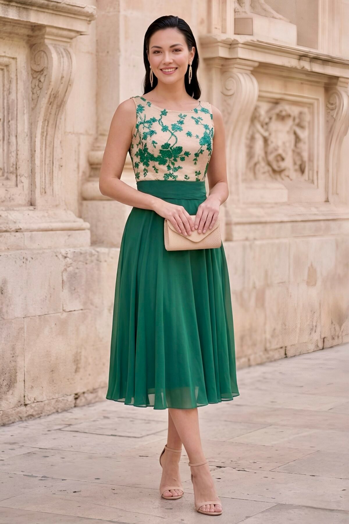 Vestido midi de cerimónia verde esmeralda com renda bordada